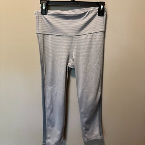 Gap Fit Capris - S - Picture 1 of 4